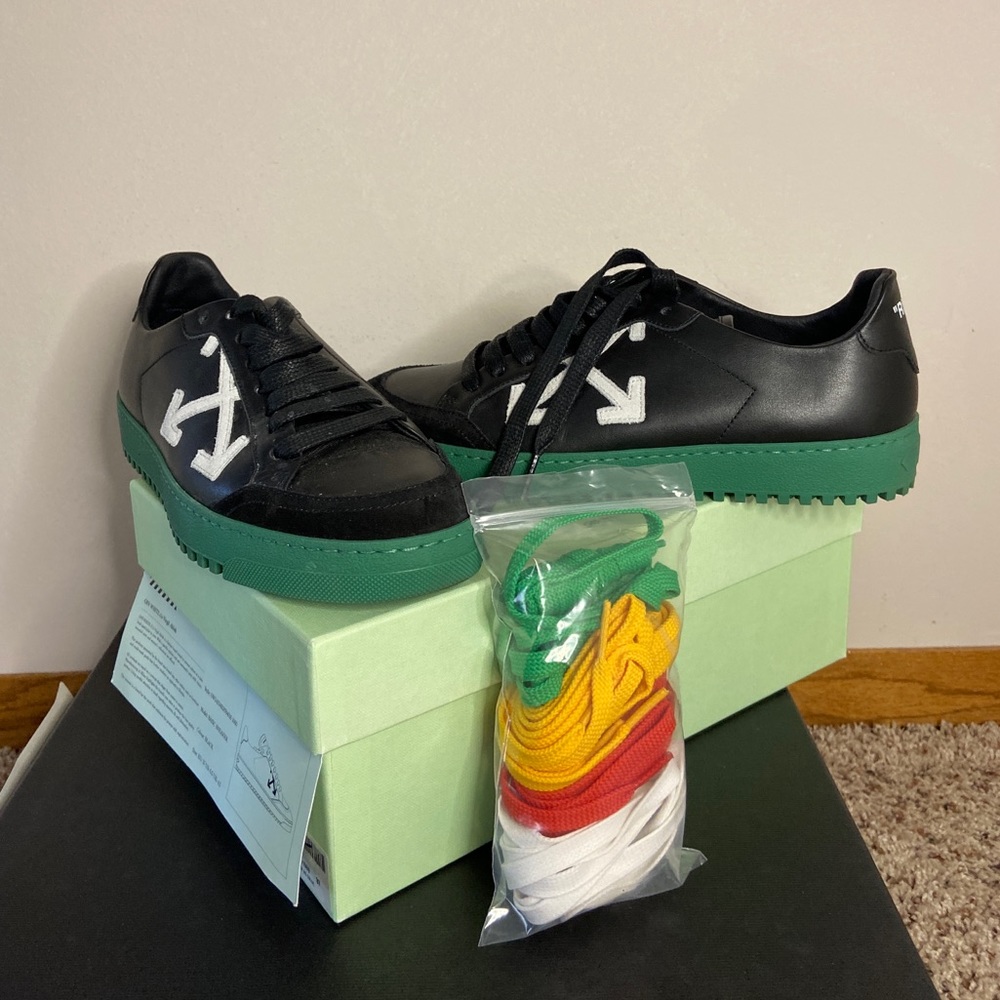 Off-White Black / Green CarryOver Leather Sneakers